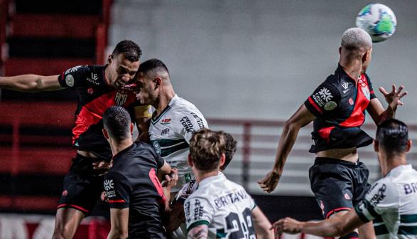 Dragão abriu o placar numa cabeçada forte de Gilvan