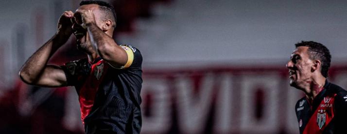 De saída, Gilvan se emocionou ar marcar o primeiro gol