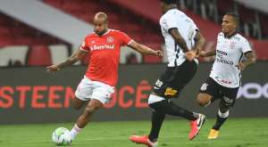 Patrick chora após Internacional desperdiçar a chance do título no Beira-Rio