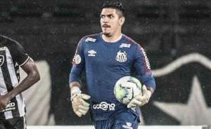 João Paulo lamenta 'bobeira' do Santos e elogia atuação dos reservas em derrota