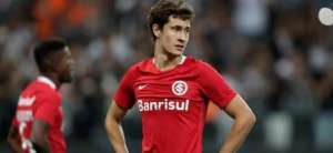 Vice-campeão, volante do Inter dá indireta nas redes sociais: 