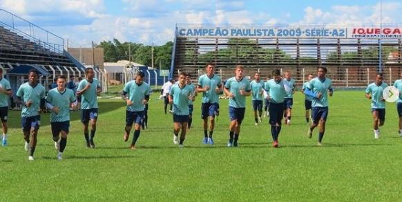 Voa, Azulão, voa... (Foto: Divulgação)