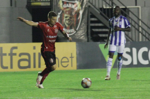 Após se destacar na Série B, ex-Ponte e Guarani assina com time do Brasileirão