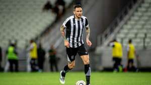 Ceará encaminha venda de zagueiro ex-Guarani para time japonês por R$ 2 milhões