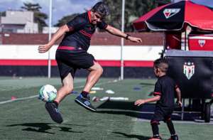 Vasco confirma interesse em técnico de rival do Brasileirão e quer definir rápido