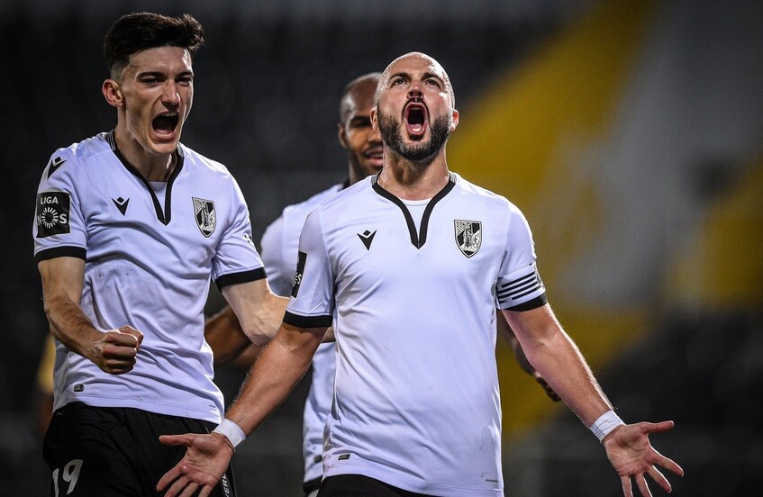 PORTUGUÊS: Vitória SC vence e entra na briga por vaga na Liga Europa