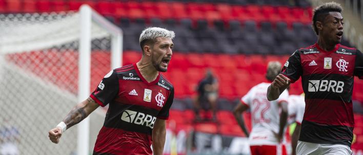 Flamengo levou o bicampeonato brasileiro dentro do Morumbi