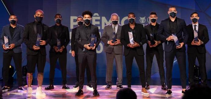 Claudinho liderou a Seleção dos melhores do Brasileirão