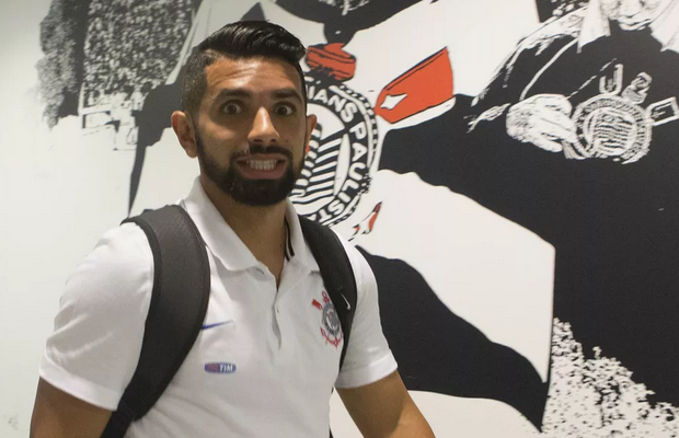 Meia que marcou época no Atlético-MG cobra R$ 2 milhões do Corinthians