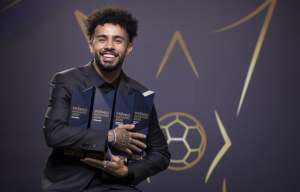 Tite diz que Claudinho está na lista de selecionáveis e elogia o meia Gerson