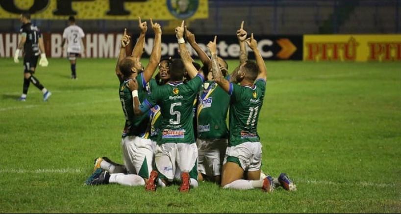 Altos-PI venceu o Confiança-SE de virada (Foto: Luis Junior Cinegra) Altos-PI venceu o Confiança-SE de virada (Foto: Luis Junior Cinegra)