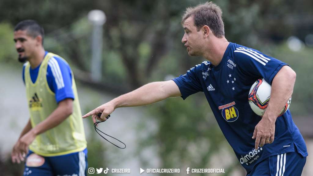 Cruzeiro treina após empate frustrante; ordem é 'aprender a finalizar'