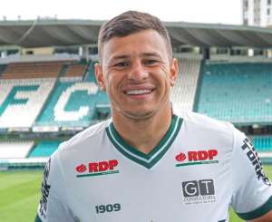 Paranaense: Coritiba não consegue renovar e volante volta ao Flamengo