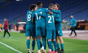 ITALIANO: Milan ganha da Roma e segue na caça à líder Inter de Milão