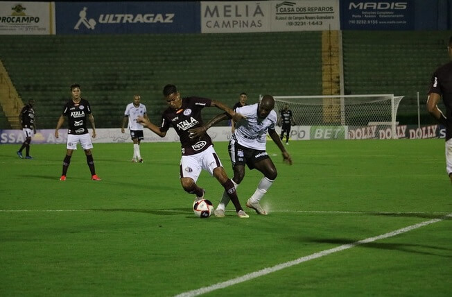 Primeiro tempo foi truncado no Brinco de Ouro (Foto: Tiago Pavini/Ferroviária SA) Primeiro tempo foi truncado no Brinco de Ouro (Foto: Tiago Pavini/Ferroviária SA)
