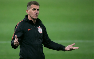 Com goleada na mente, Mancini promete outra postura do Corinthians em clássico