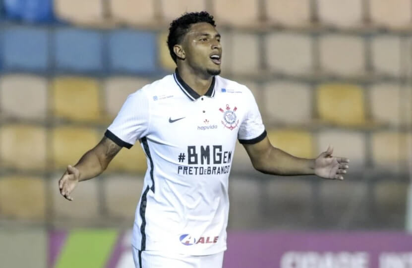 Fortaleza contrata volante do Corinthians e se aproxima de ex-São Paulo