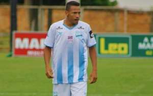 Jovem atacante estreia com gol e é destaque em clássico goiano
