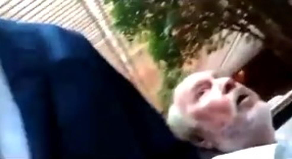 Ex-presidente de gigante do Brasil se envolve em briga com torcedores em restaurante