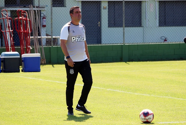 Fábio Moreno diz que Ponte Preta não está fechada para reforços