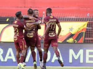 Lateral do São Paulo anuncia saída de time do Brasileirão