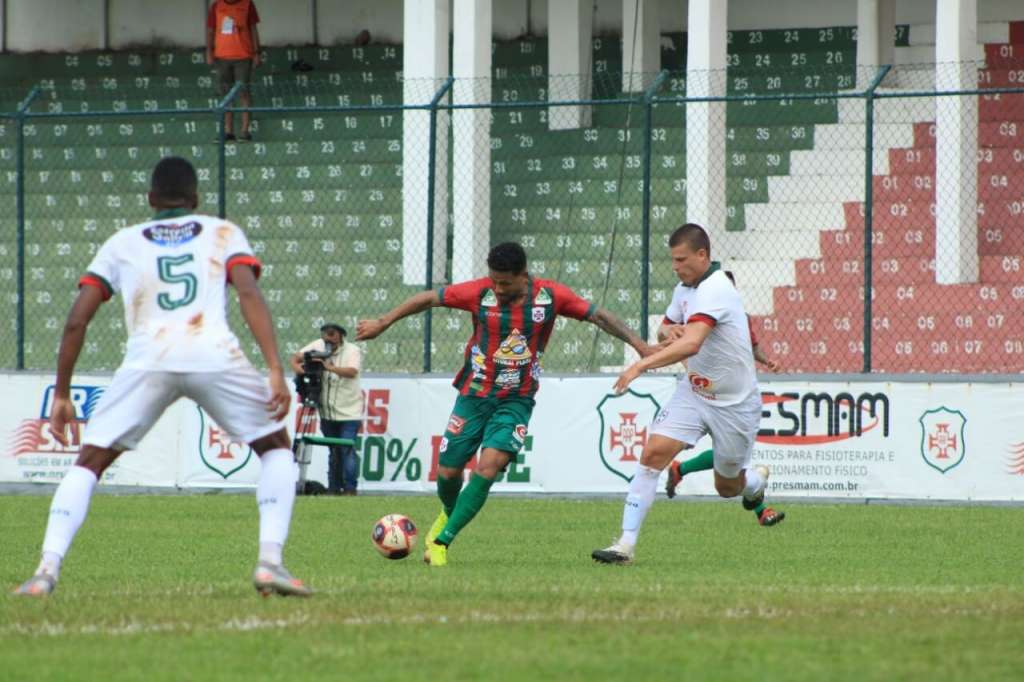 Portuguesa foi buscar o empate em Santos (Foto: Fabrizio Neitzke/Agência Briosa) Portuguesa foi buscar o empate em Santos (Foto: Fabrizio Neitzke/Agência Briosa)