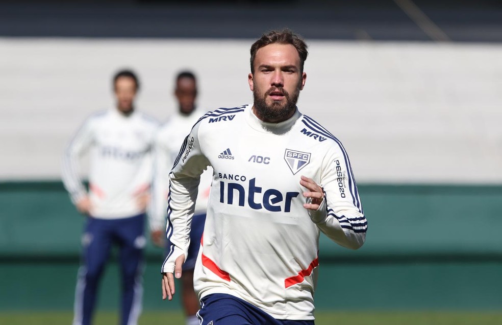 Paranaense: Coritiba anuncia retorno de ex-volante de Cruzeiro e São Paulo