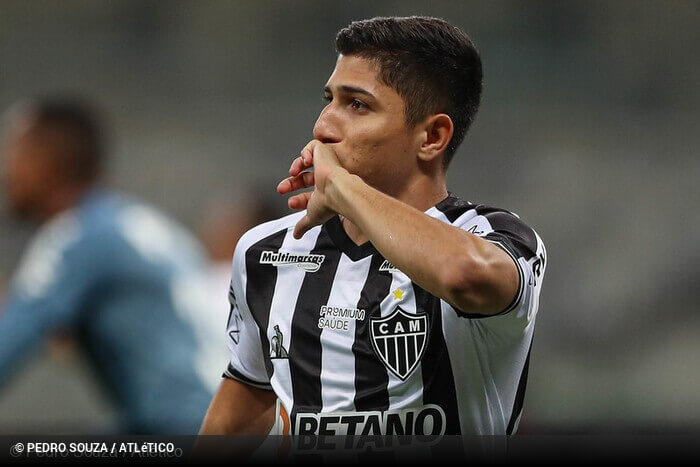 Meia titular do Atlético-MG entra na mira do Boca Juniors-ARG