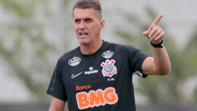 Mancini terá que quebrar a cabeça para escalar o Timão nesta quarta