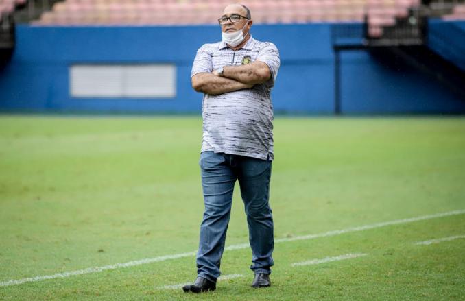 Federação Amazonense adia partida e clubes prestam homenagem a Ruy Scarpino