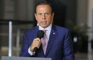 Doria decreta fase vermelha em São Paulo, e libera futebol no Estado