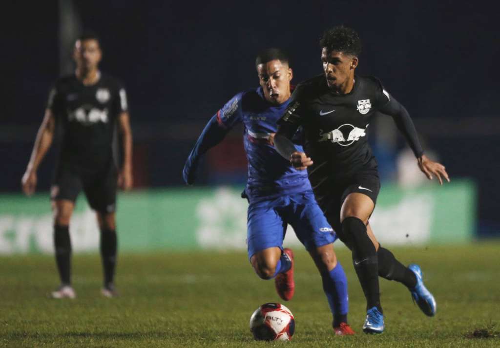 Vitinho marcou os dois gols na vitória do Red Bull Bragantino (Foto: Ari Ferreira/Red Bull Bragantino)
