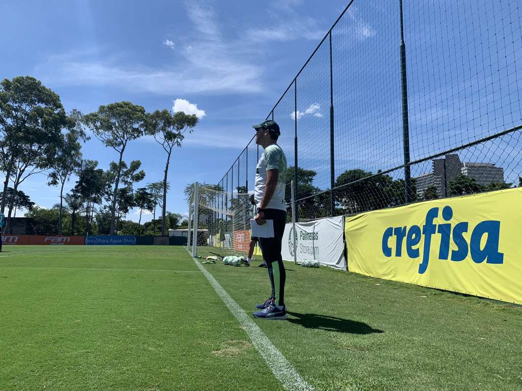 Abel Ferreira lamenta empate com sabor 'amargo' e teme novo surto no Palmeiras