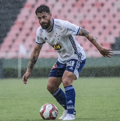 Rafael Sóbis reconhece partida abaixo do Cruzeiro contra a Caldense