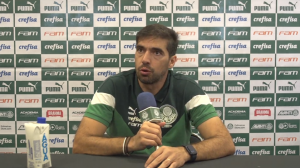 Técnico do Palmeiras fala de Covid-19 e compara Brasil a Portugal: