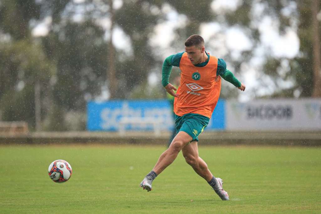 Por aumento do Covid-19, Chapecoense suspende atividades até segunda-feira
