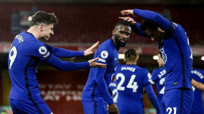 INGLÊS: Chelsea vence no Anfield, amplia série invicta e afunda Liverpool