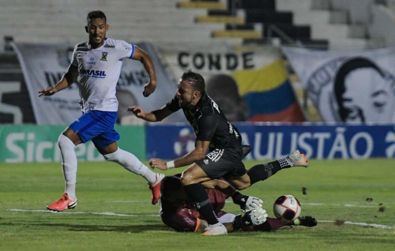 Paulo Sérgio perdeu ótima chance cara a cara com Fernando Henrique - Álvaro Júnior/Pontepress