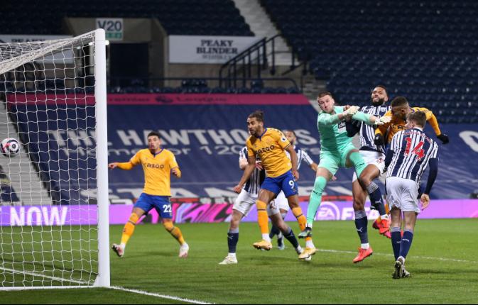 Inglês: Ancelotti elogia Richarlison: ‘Vai ficar no Everton enquanto eu ficar’