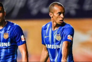 São Paulo inicia negociação com ex-zagueiro da seleção brasileira