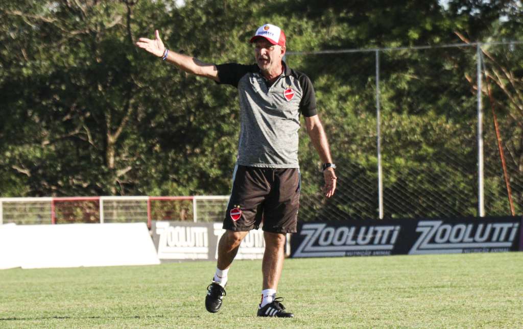 Márcio Fernandes não é mais técnico do Vila Nova