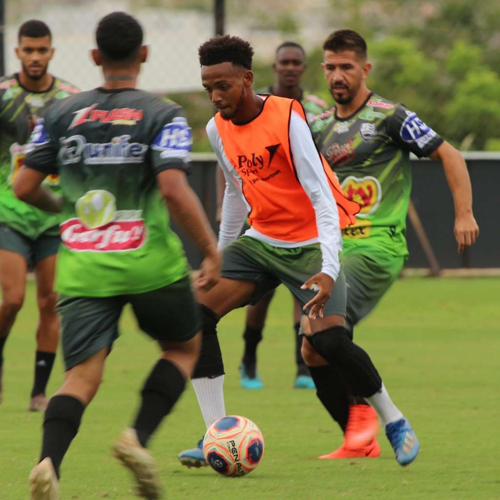 Votuporanguense tem desfalque por covid-19 e atacante deixa o clube