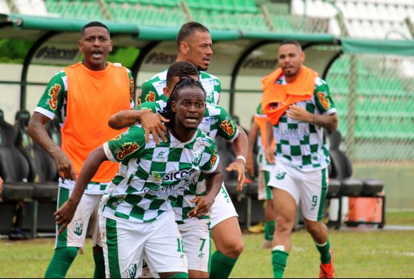 Leandro Love comemora gol do Rio Preto neste sábado - Muller Merlotto SIlva Leandro Love comemora gol do Rio Preto neste sábado - Muller Merlotto SIlva