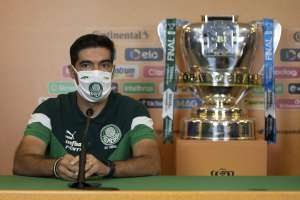 Por título da Copa do Brasil, Abel Ferreira valoriza experiência em decisões