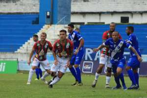 Taubaté 1 x 2 Portuguesa Santista - Com dois pênaltis no fim, Briosa vence de virada