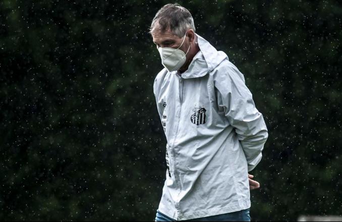 Com Sánchez, Santos divulga lista de 45 jogadores para a Libertadores