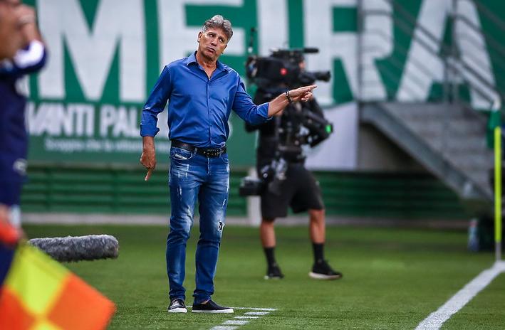 Técnico vice-campeão pede desculpas à torcida e promete mexidas sem caça às bruxas