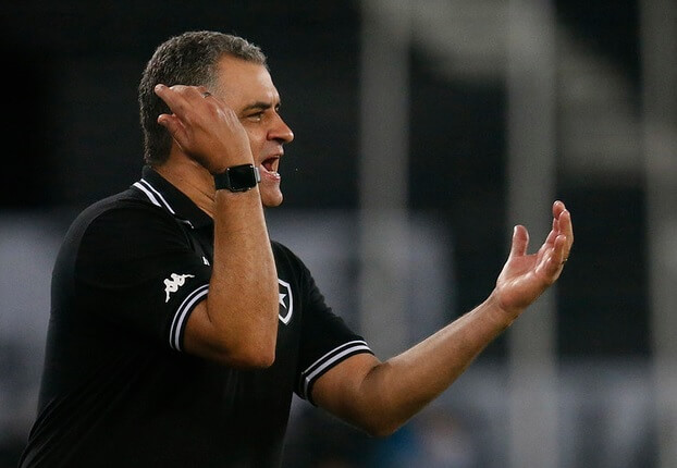 Marcelo Chamusca comemora atuação do Botafogo e elogia estreantes