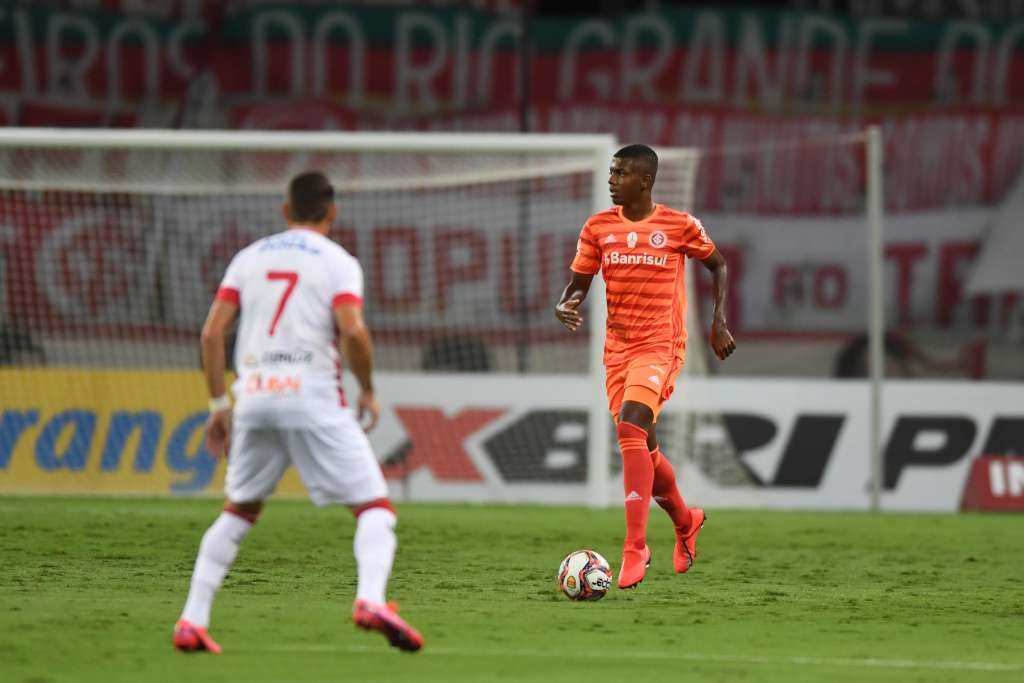 Com falhas defensivas, Inter perde para o São Luiz no Beira-Rio