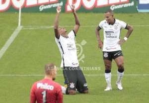 Paulistão: Após folga em resort, Jô e Otero têm reunião com Duílio e Mancini